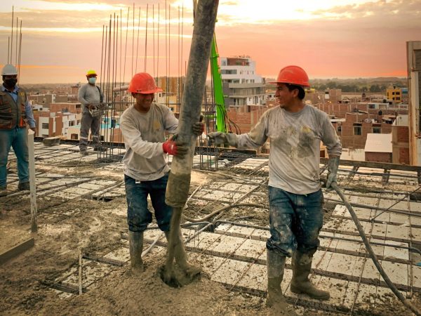 AUTOCONSTRUCCION BOMBEO CONCRETO